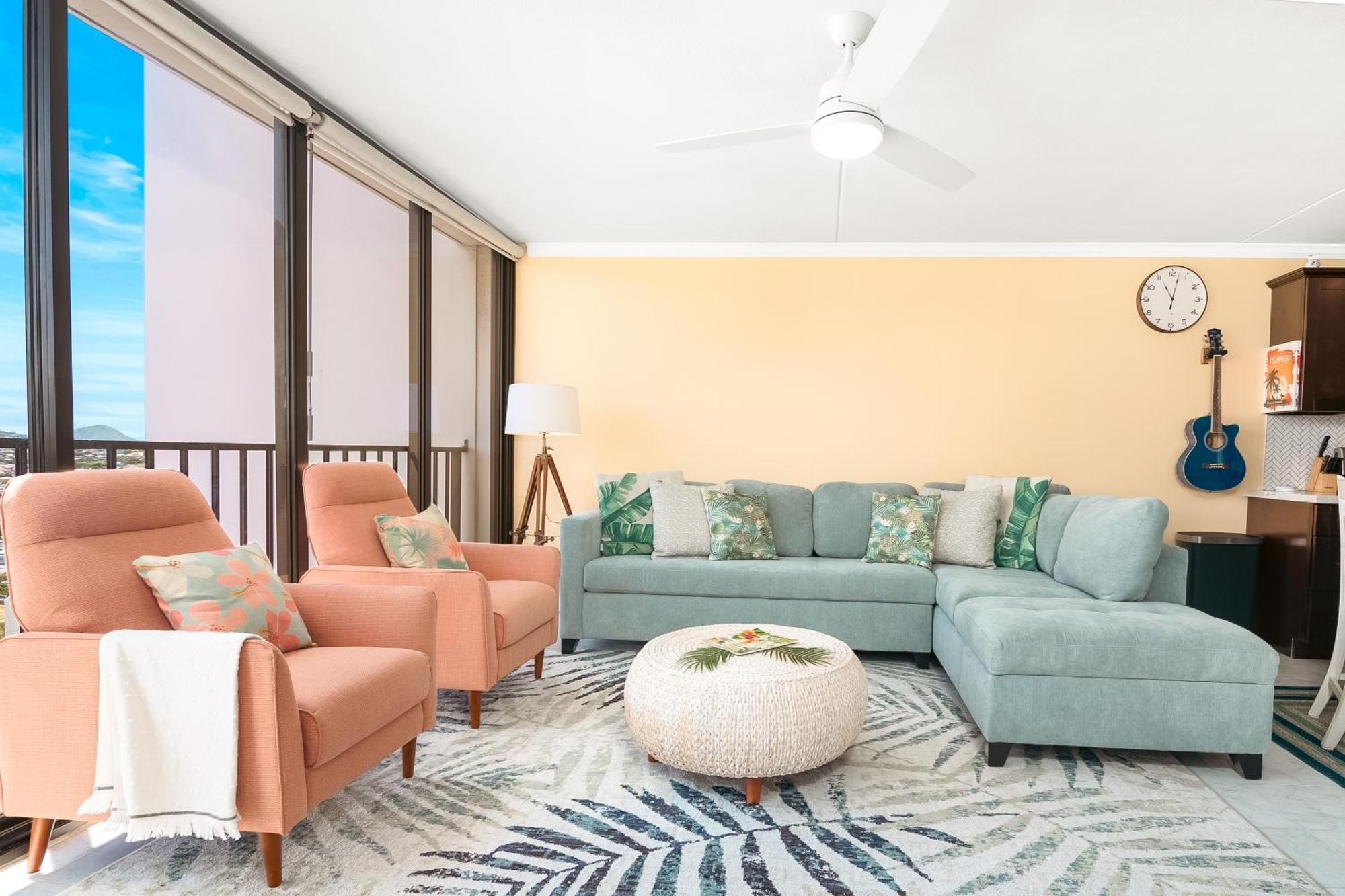 Stylish 1br With Mountain View & Free Parking!