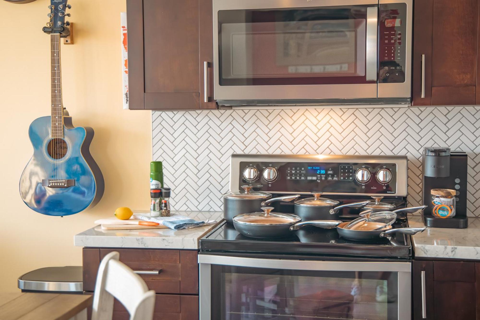 Stylish 1br With Mountain View & Free Parking! Apartment