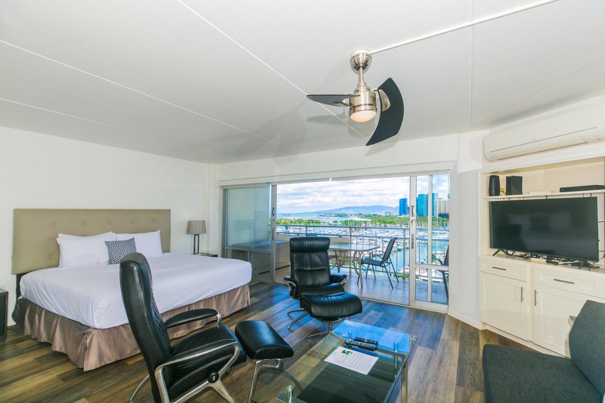 Ilikai Tower 1033 Yacht Harbor View 1br Apartment *
