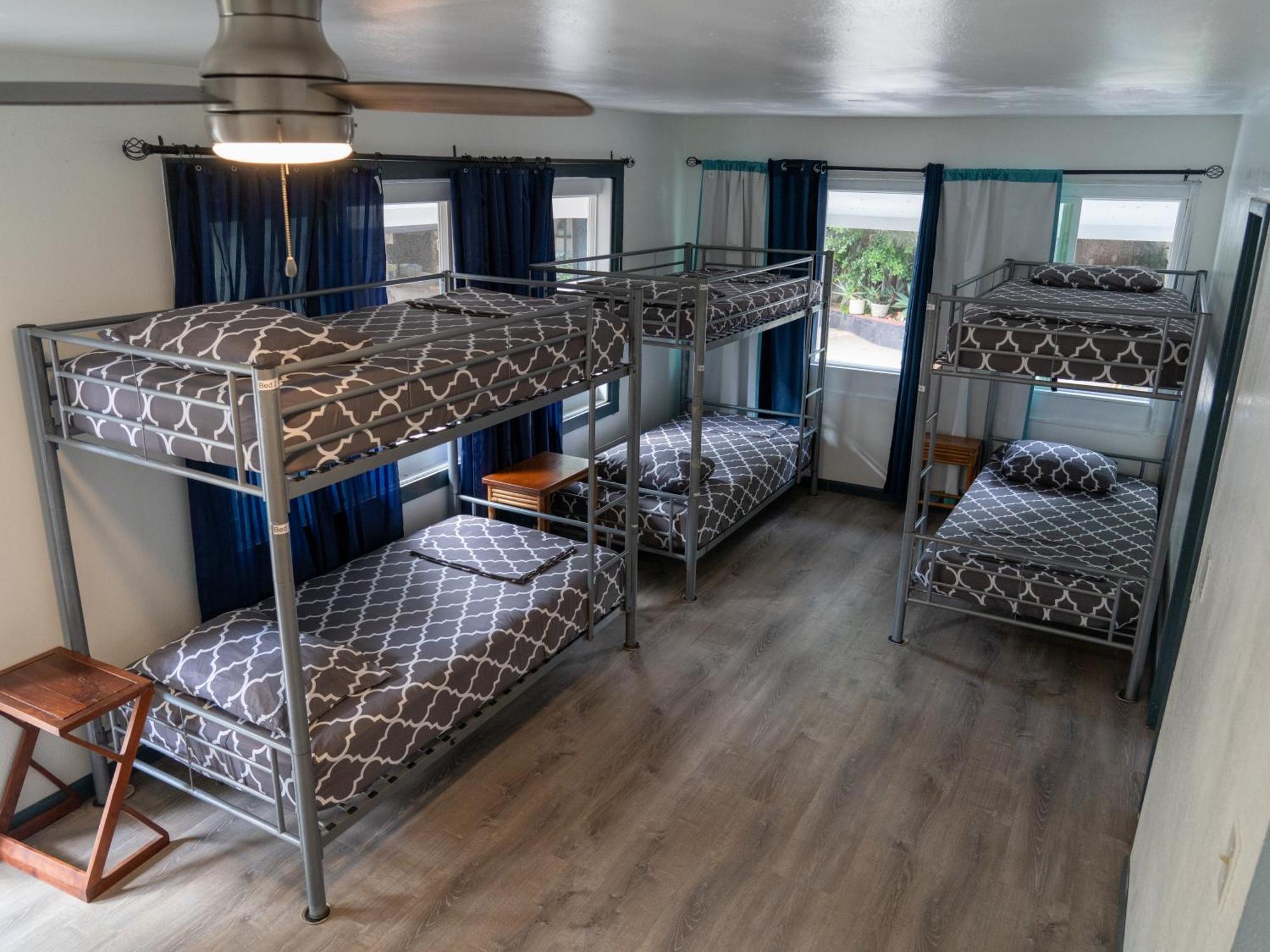 Hostel Aloh Seaside Women's