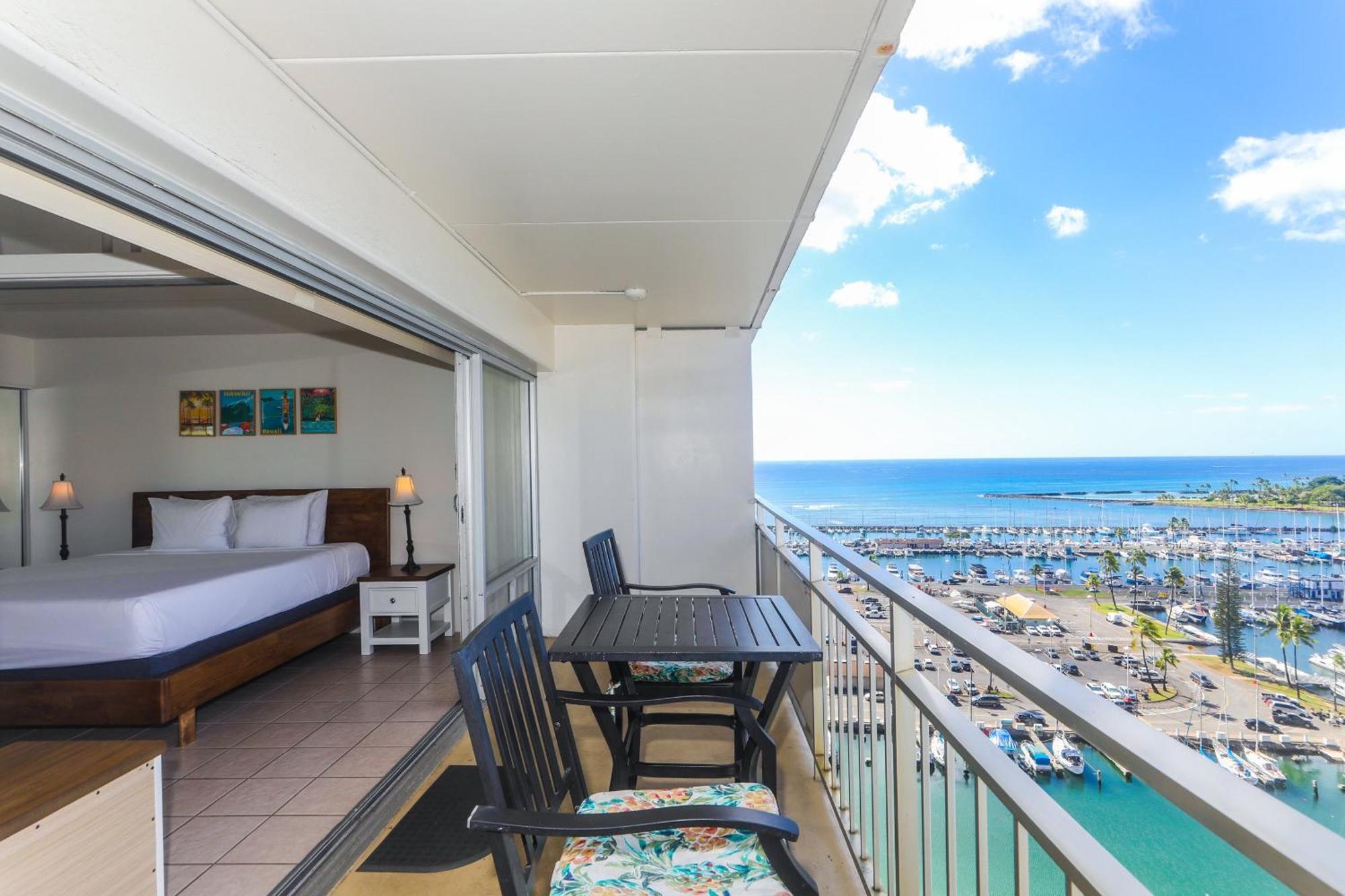 Apartment Ilikai Tower 1533 Yacht Harbor View 1br
