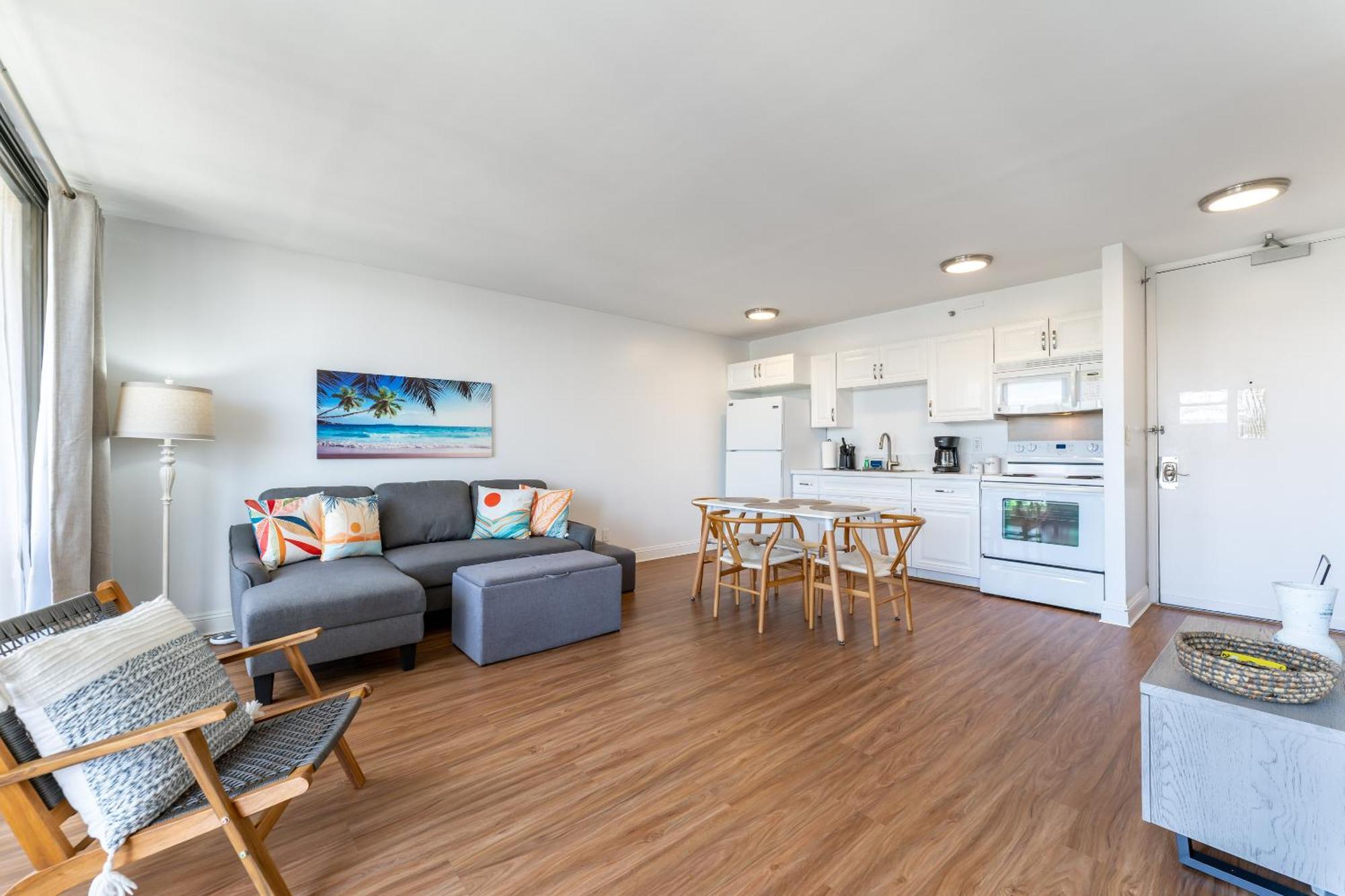 Waikiki Banyan With Ocean Views - Free Parking - Block From Apartment Honolulu