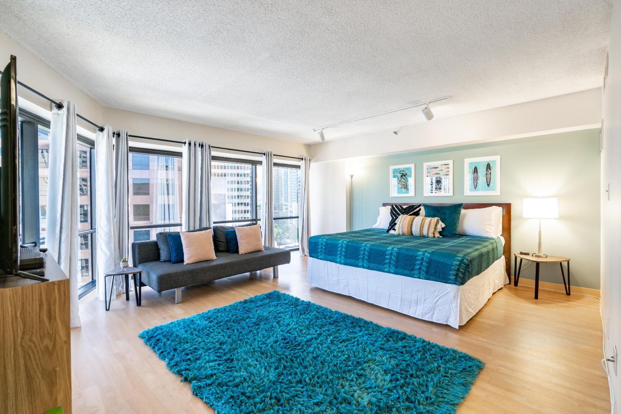 Spacious Downtown Executive Retreat - Free Parking Honolulu
