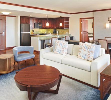 Resort 2-bedroom Ocean Front Penthouse At Grand Waikikian - Available April 20-24, 2025 Honolulu