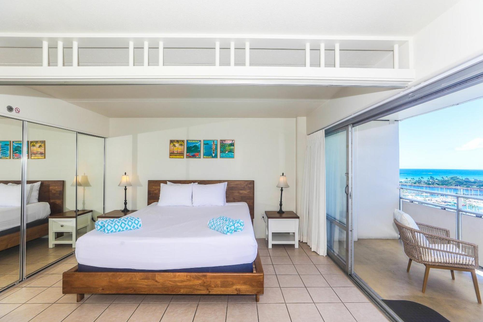Apartment Ilikai Tower 1533 Yacht Harbor View 1br Honolulu