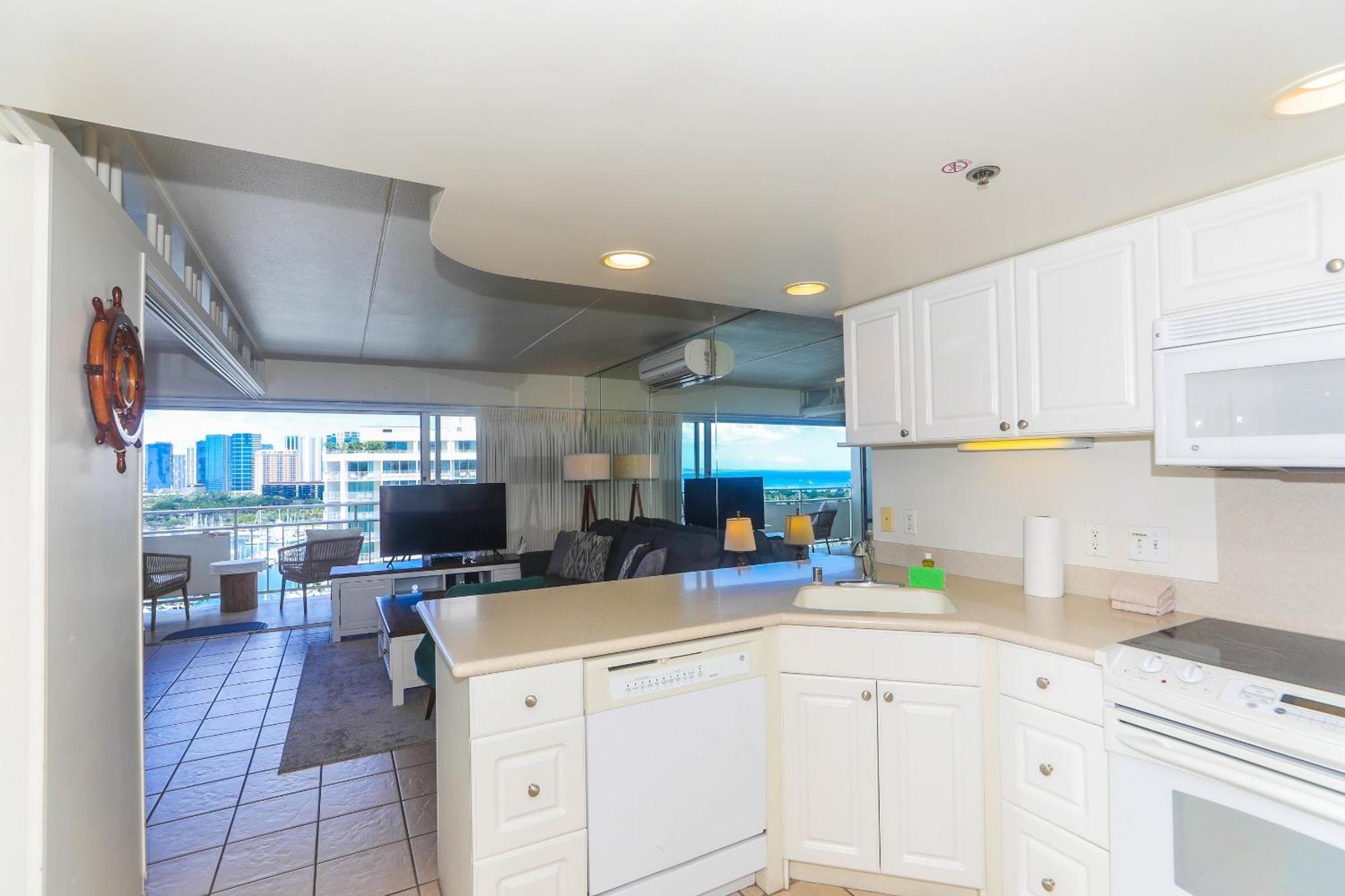 Ilikai Tower 1533 Yacht Harbor View 1br Apartment *