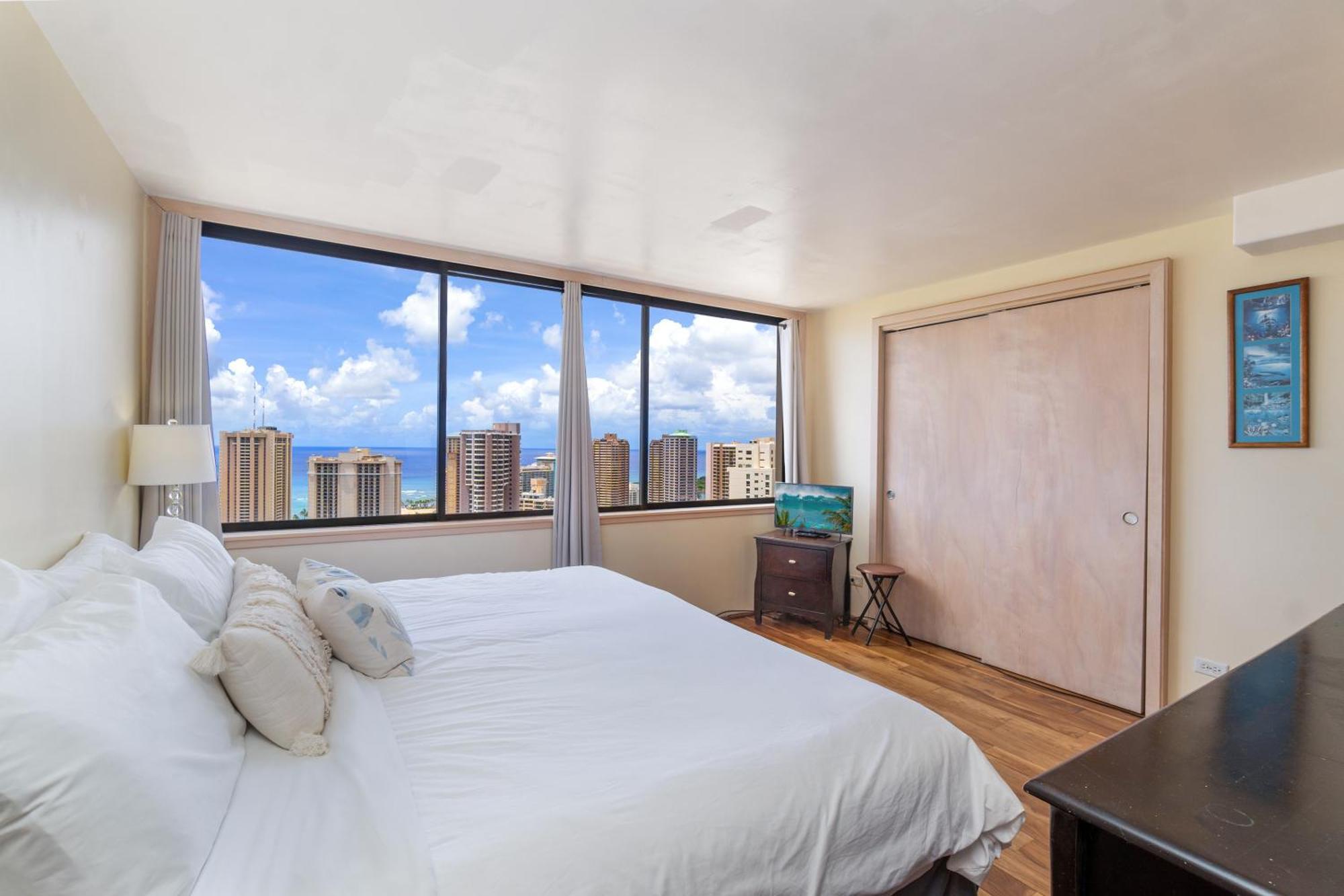 Hawaiian Monarch Penthouse 402
