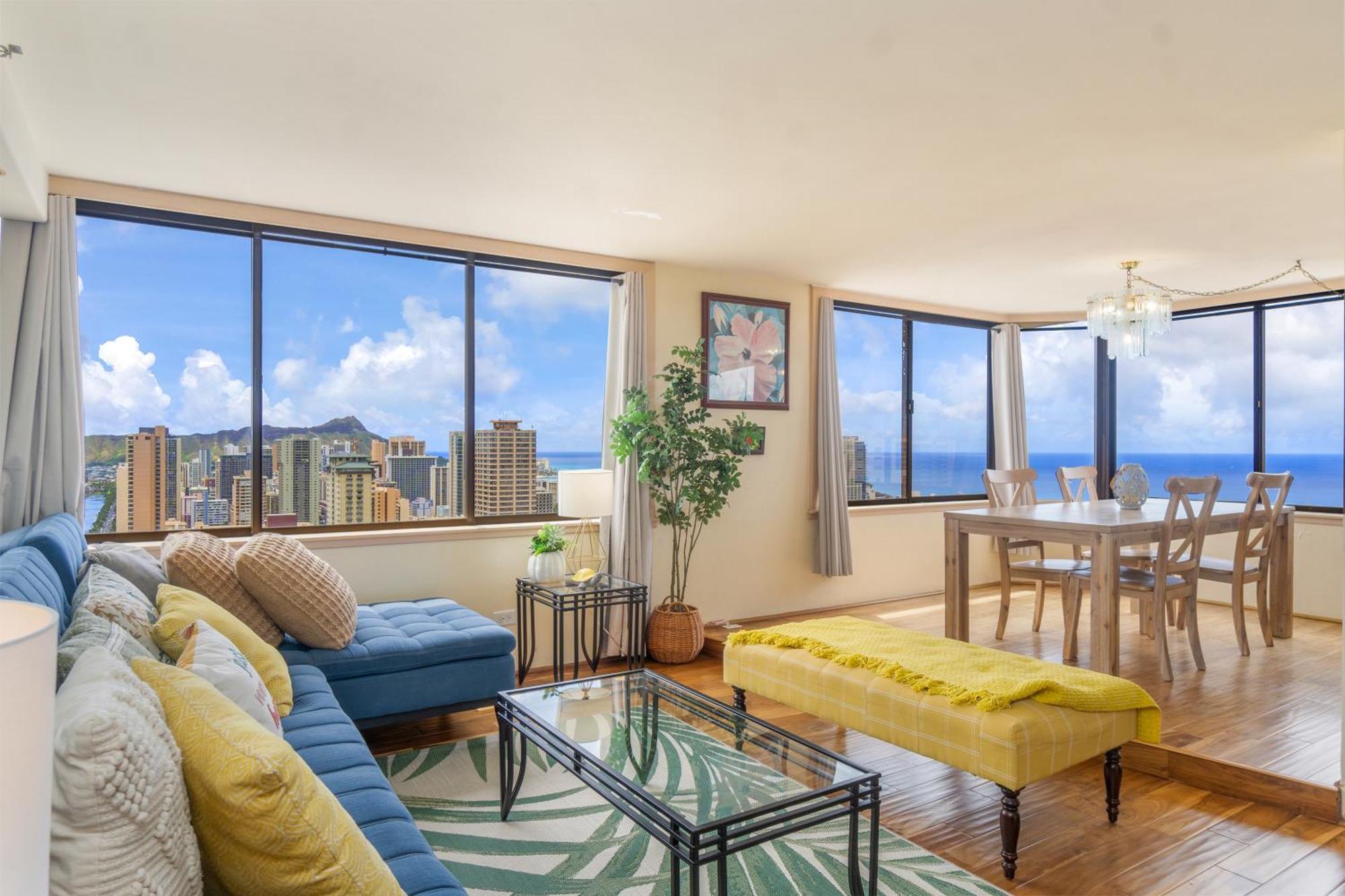 Hawaiian Monarch Penthouse 402 Apartment *