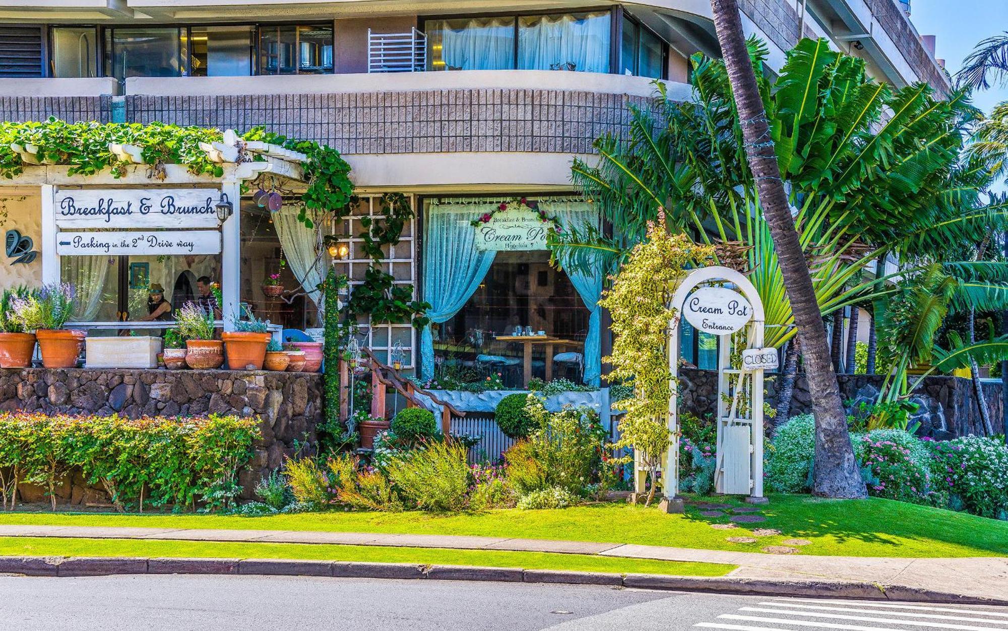 Hawaiian Monarch Penthouse 402 Apartment *
