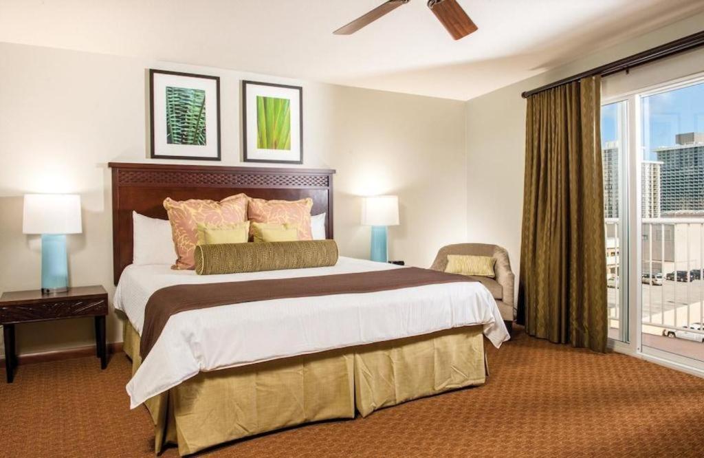 Club Wyndham At Waikiki Walk