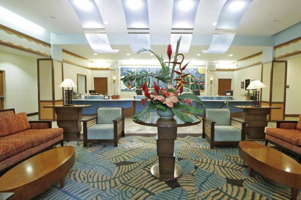 Club Wyndham At Waikiki Walk