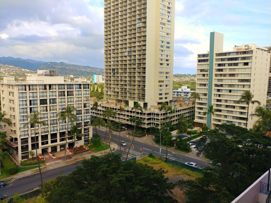 Royal Kuhio - Large 1 Bedroom Apartment