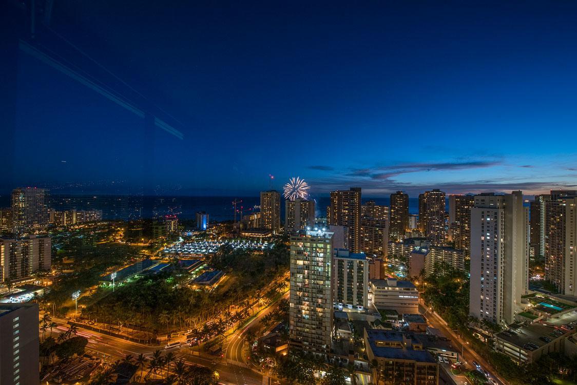 Hawaiian Monarch Penthouse 402 * Honolulu