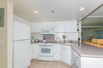 Marina Hawaii Vacations At The Ilikai 3*