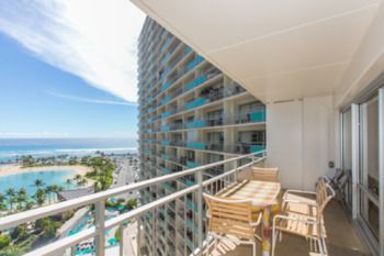 Marina Hawaii Vacations At The Ilikai Hotel