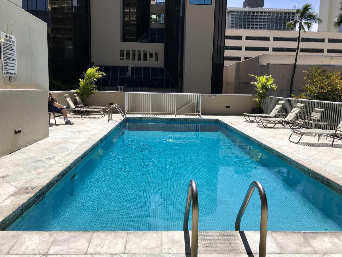 Marine Surf Waikiki 17th Floor Apartment