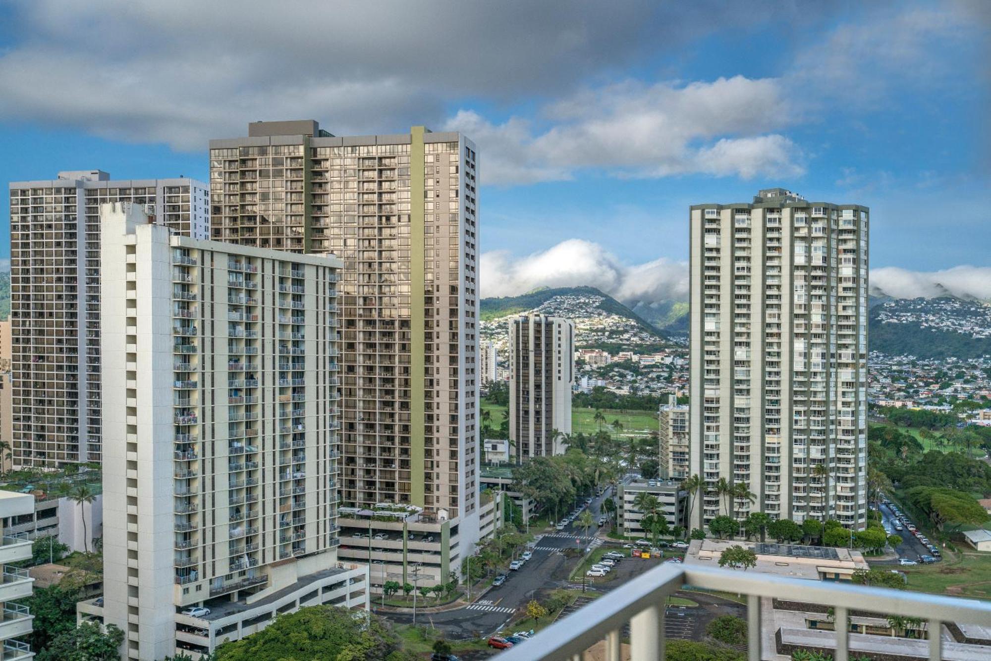 Queen Kapiolani Hotel 4*