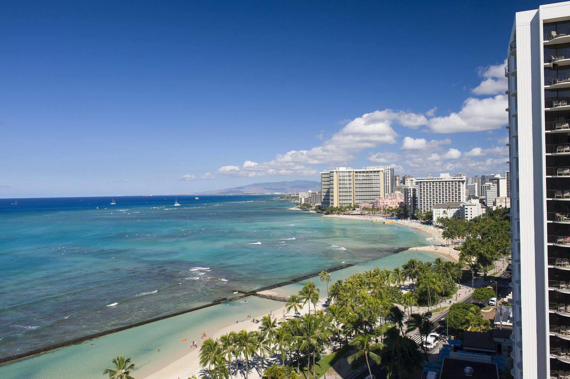 The Twin Fin Hotel 4*