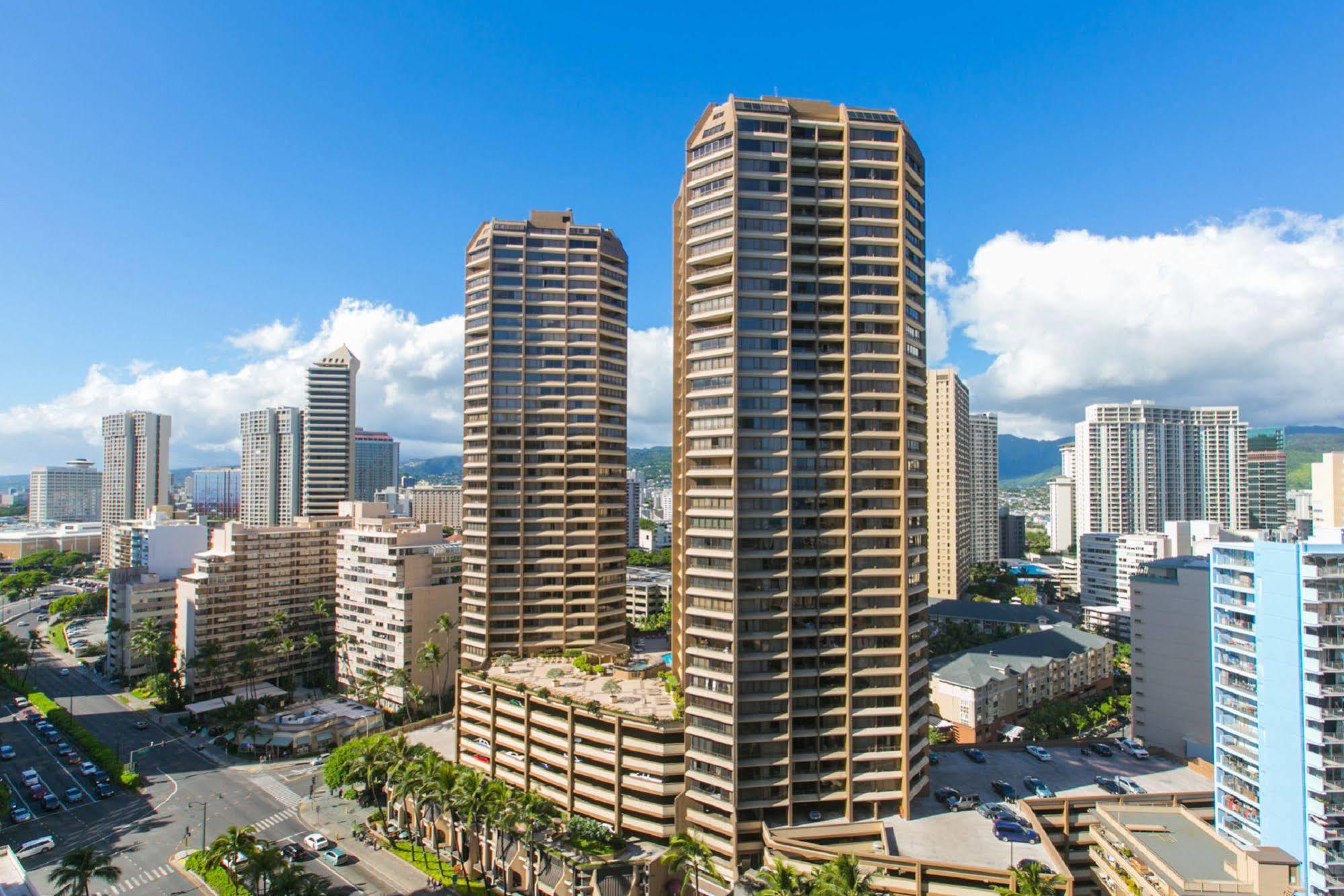 Marina Hawaii Vacations At The Ilikai Hotel