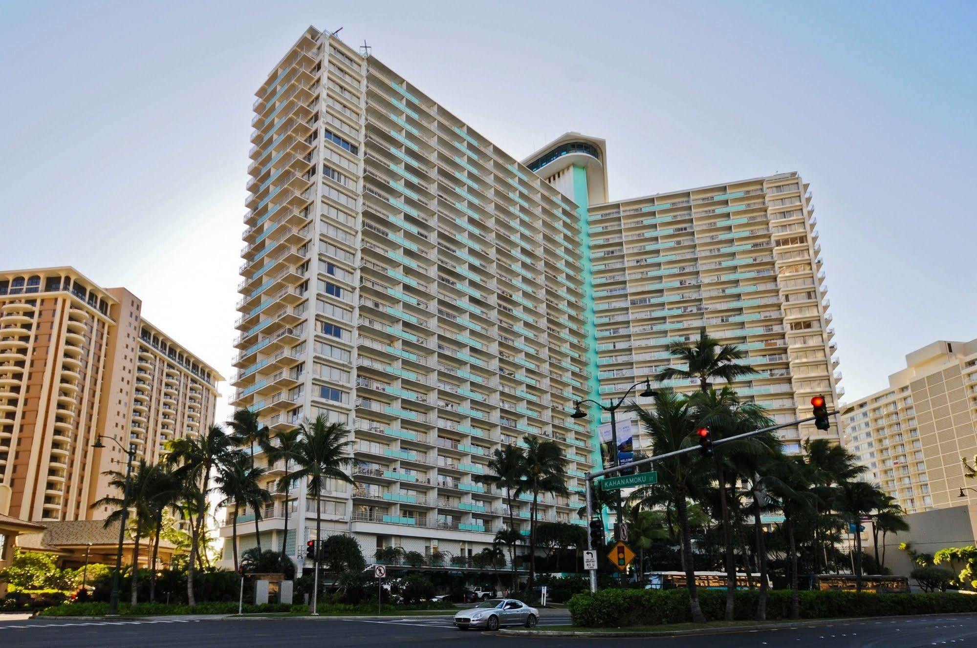 Marina Hawaii Vacations At The Ilikai Hotel