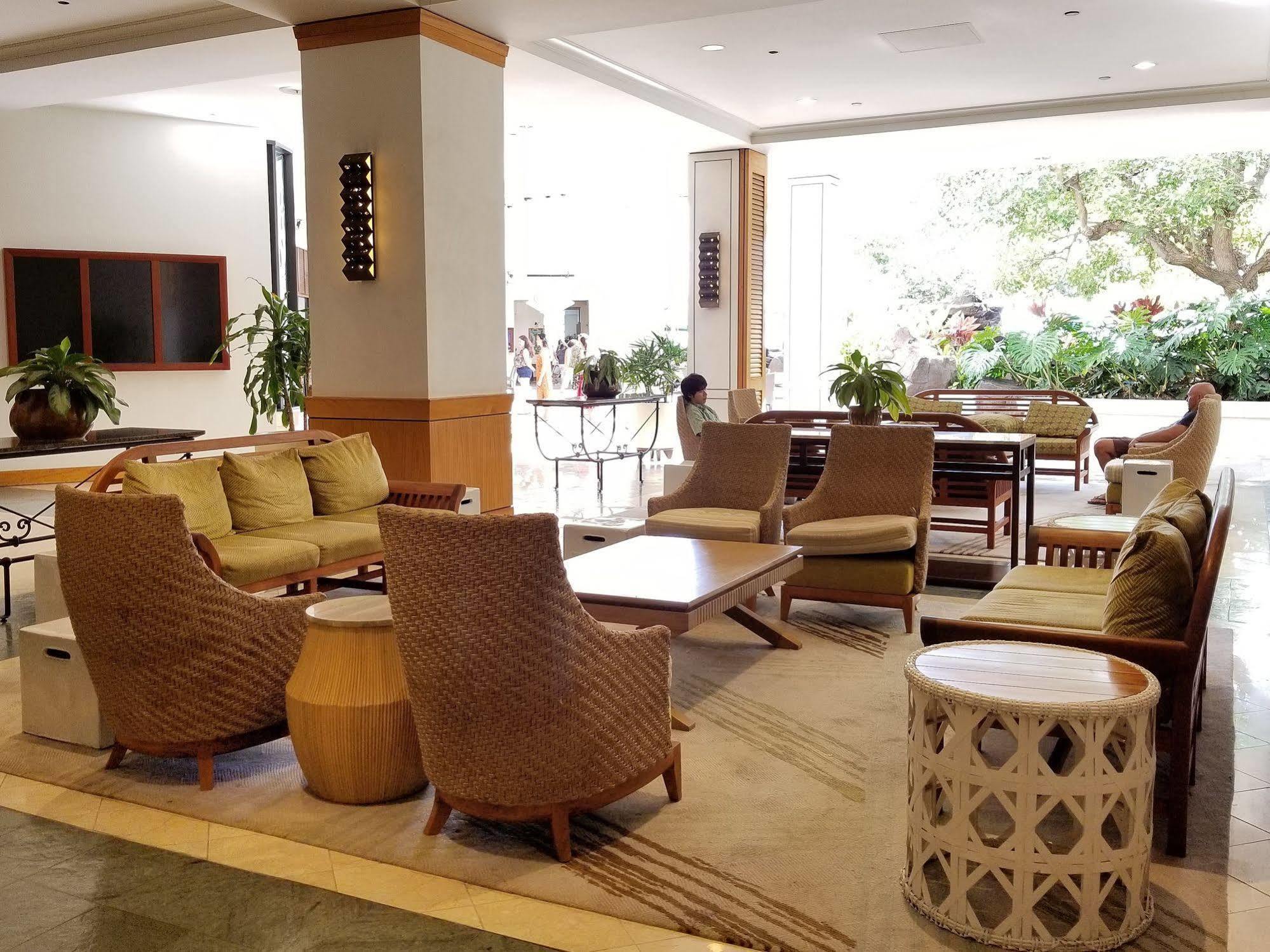 Marina Hawaii Vacations At The Ilikai Hotel 3*