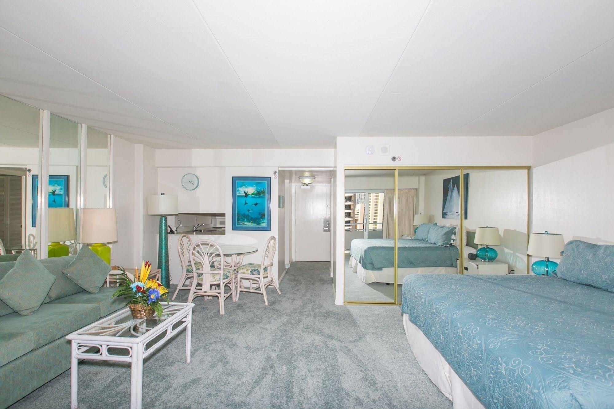 Hotel Marina Hawaii Vacations At The Ilikai Honolulu