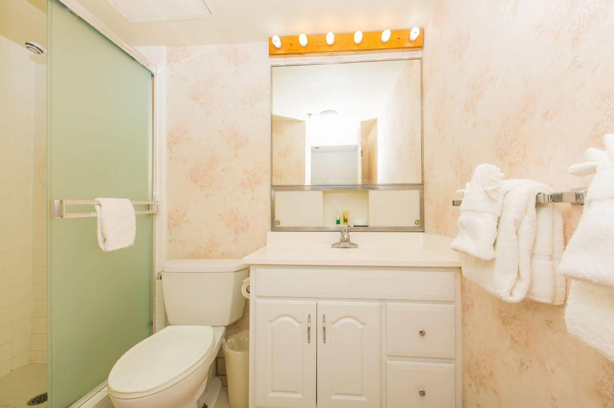 Hotel Marina Hawaii Vacations At The Ilikai Honolulu