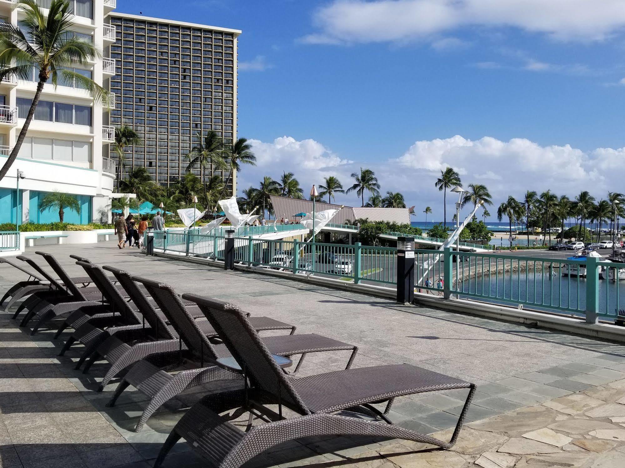 Marina Hawaii Vacations At The Ilikai Honolulu