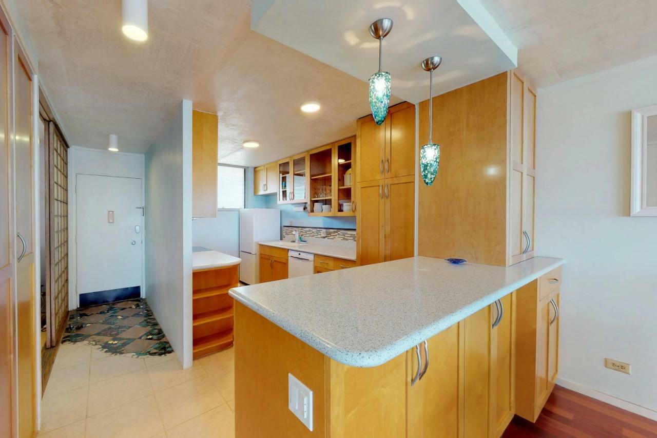Harbor View Plaza #1203 Apartment *