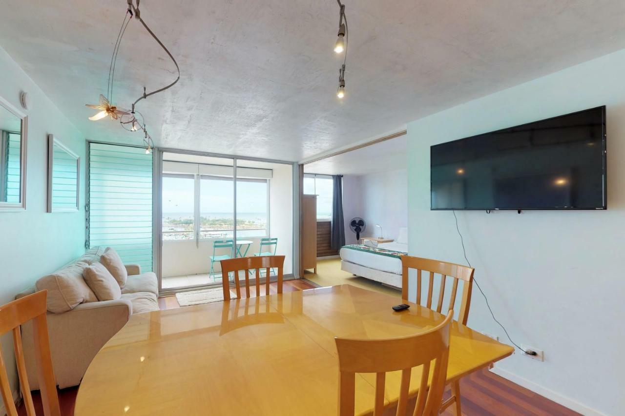 Harbor View Plaza #1203 *