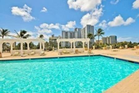 Apartment Hawaiian Monarch Upgraded Modern