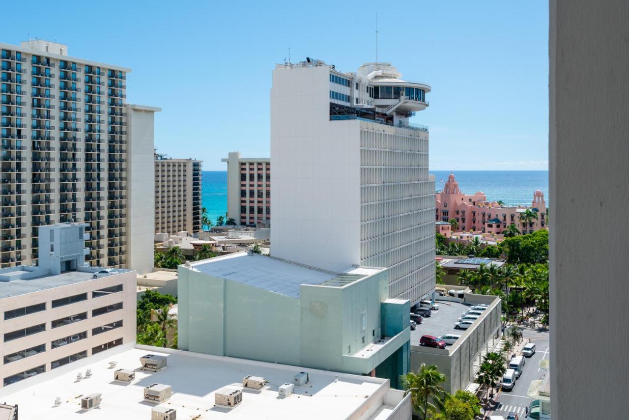 Marine Surf Waikiki 17th Floor Apartment *
