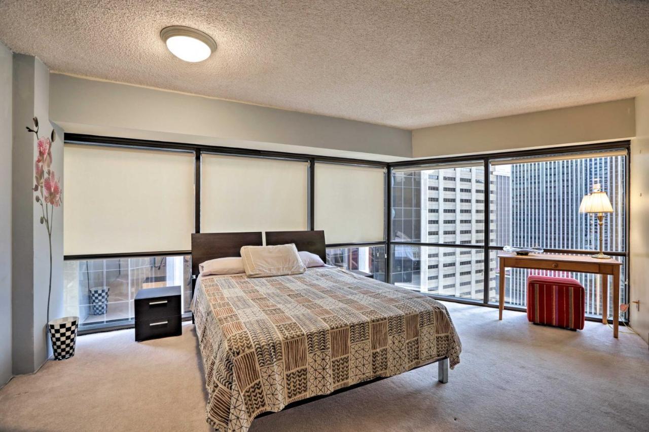 Apartment Downtown Near Ala Moana Beach!