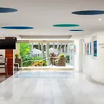 Courtyard By Marriott Waikiki Beach