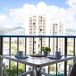 Beautiful Mountain View In Waikiki Sunset With Parking