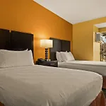 Best Western The Plaza Hotel Honolulu Airport - Free Breakfast