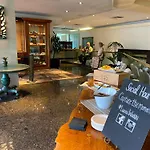 Luana Waikiki Hotel