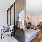 Beautifully Renovated 32Nd Floor Deluxe Ocean View Waikiki Condo Condo