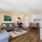 Beautifully Renovated 32Nd Floor Deluxe Ocean View Waikiki Condo Condo