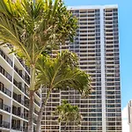 Waikiki Upscale 1 Bedroom - Ocean Views - Parking