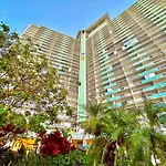 Waikiki Beach Experience! Luxury Oceanview Suite!