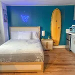 Magical Mountain View Escape Apts