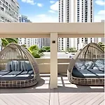 Ala Moana Hotel 16Th Fl R9 2Beds Partial Ocean View