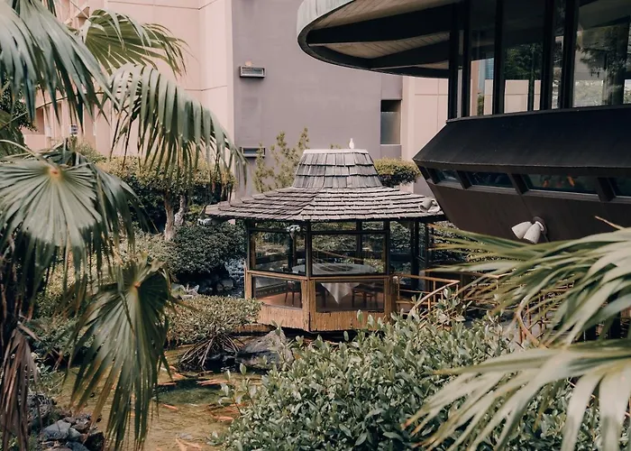 Japanese Cultural Experience: Pagoda Hotel In Honolulu, Hi