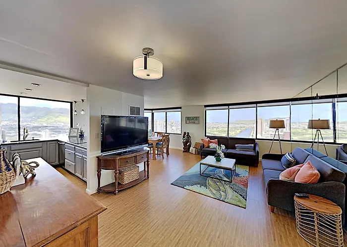 Hawaiian Monarch 203 Condo