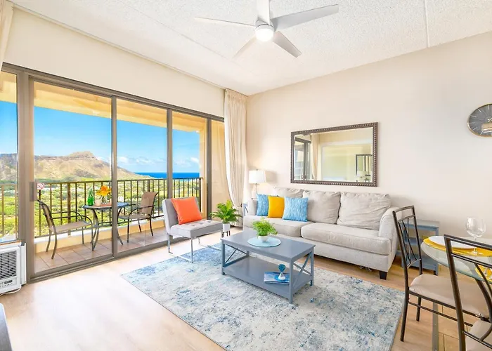 Ocean View Oasis With Free Parking, A Waikiki Gem!