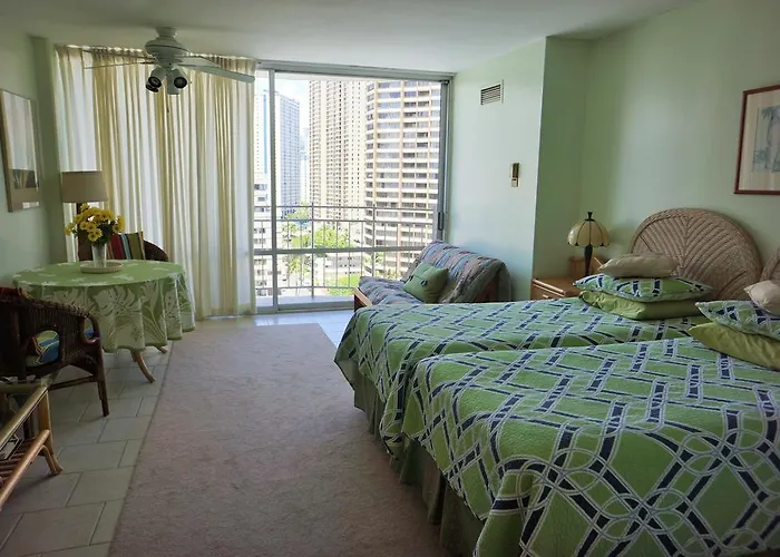 Waikiki Studio At Ilikai Marina - Great Apartment By The Beach - See Low End Price!