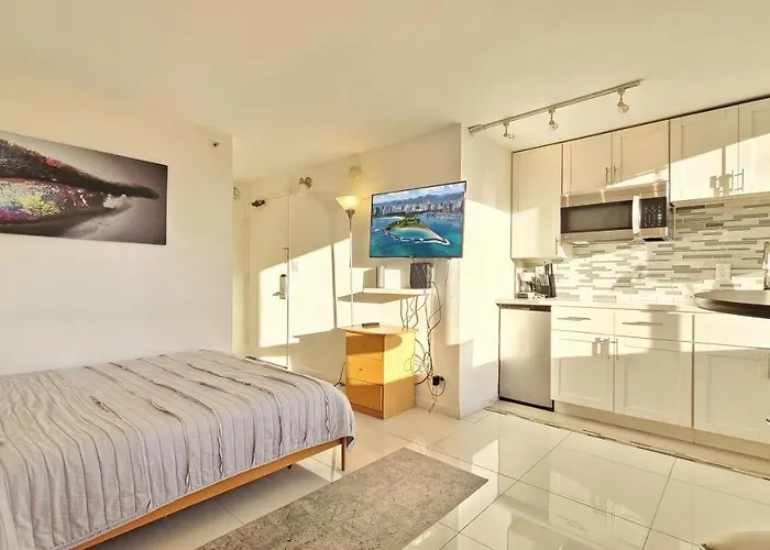 Waikiki Beach Cozy Studio No Resort Fee
