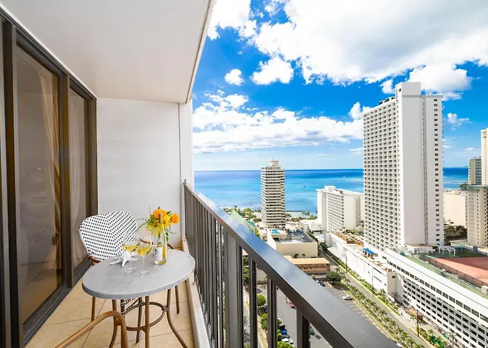 1Br Condo With Great Ocean Views - 1 Block To Beach With Free Parking!