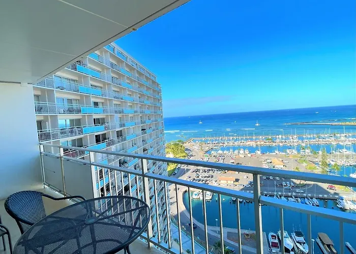 Ilikai Apt 2106 - Spacious Studio With Spectacular Ocean & Harbor Views